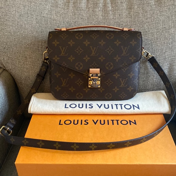 Louis Vuitton Handbags - Authentic pochette métis